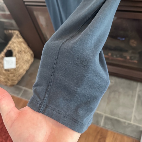 Lululemon Large Men’s T shirt - Picture 3 of 4